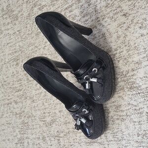 Stuart Weitzman Gray Wool & Black Patent Leather Loafer Pump - Size 9